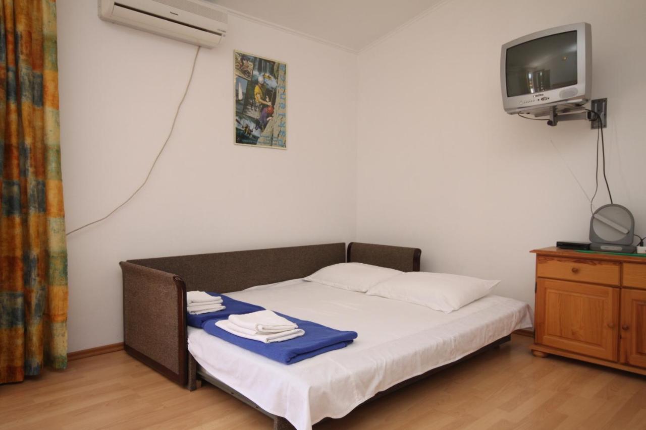 Apartments With A Parking Space Starigrad, Paklenica - 6431 Exterior foto